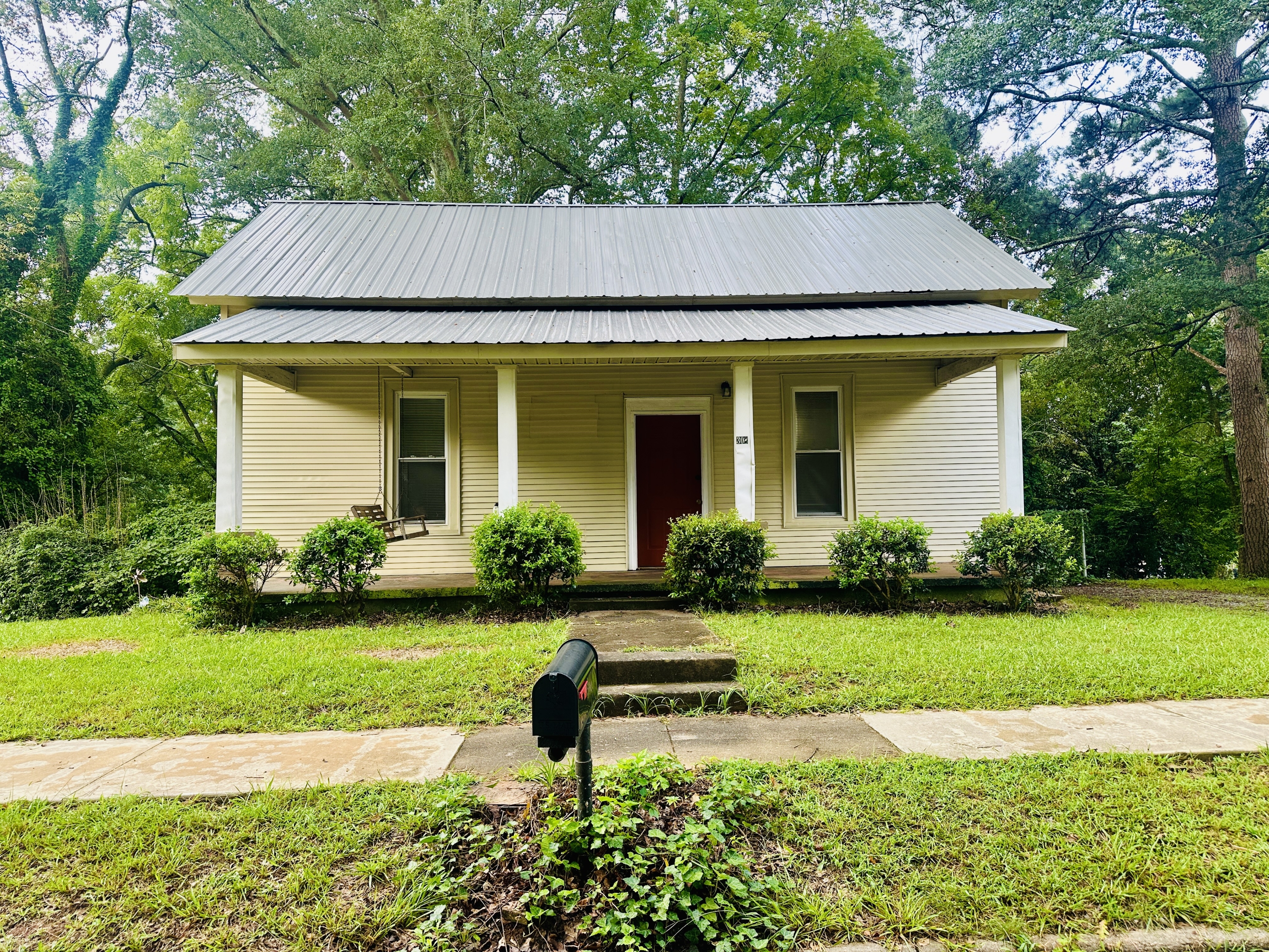308 Broad St